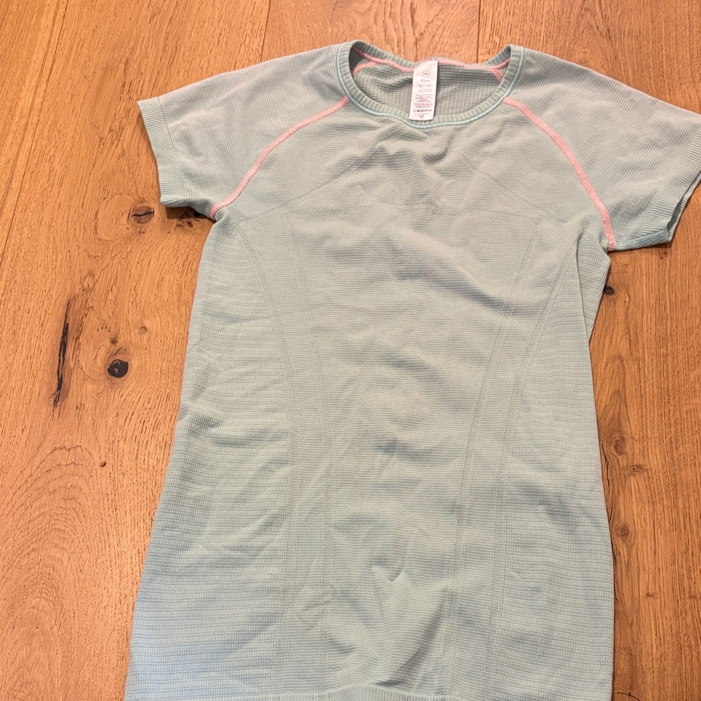 Ivivva Light Green Short Sleeve Tee with Pink Accents
